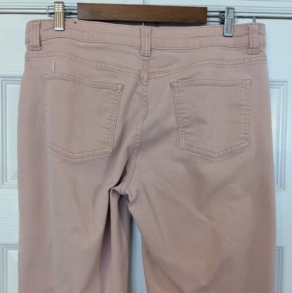 *Sold*ALBOTS Outlet Simply Flattering 5 Pocket Jeans - Picture 6 of 9